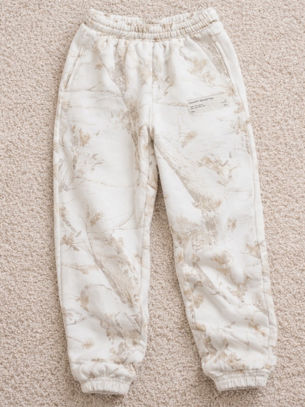 COMFRT Kids Xs brand new white camo sweats